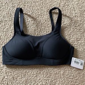 NWT Lululemon Run Times Bra 34B BLACK